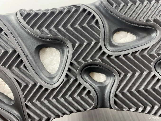 Boost Flux' MNVN GZ0717 'Honey 700 Yeezy 0917